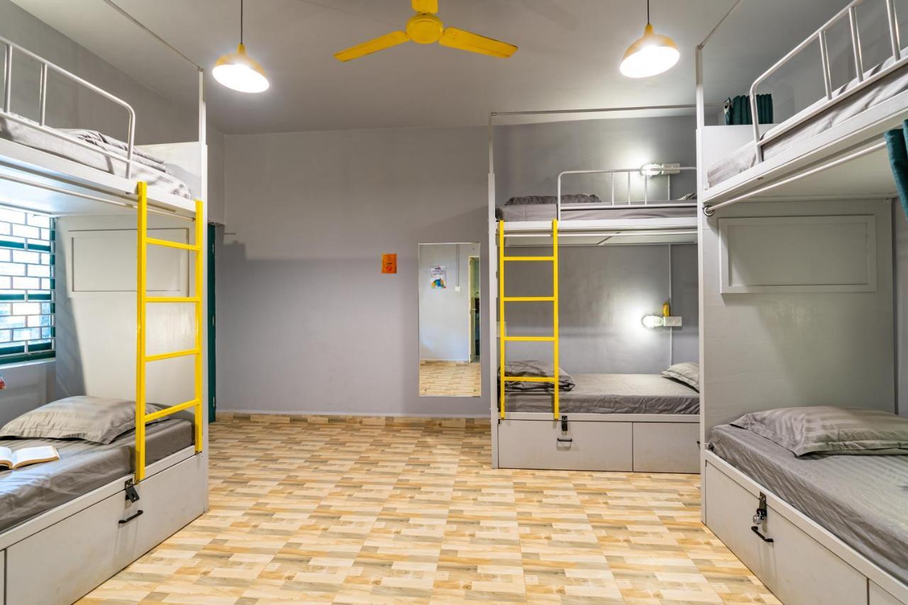 Whoopers Hostel Anjuna, Goa Eksteriør billede