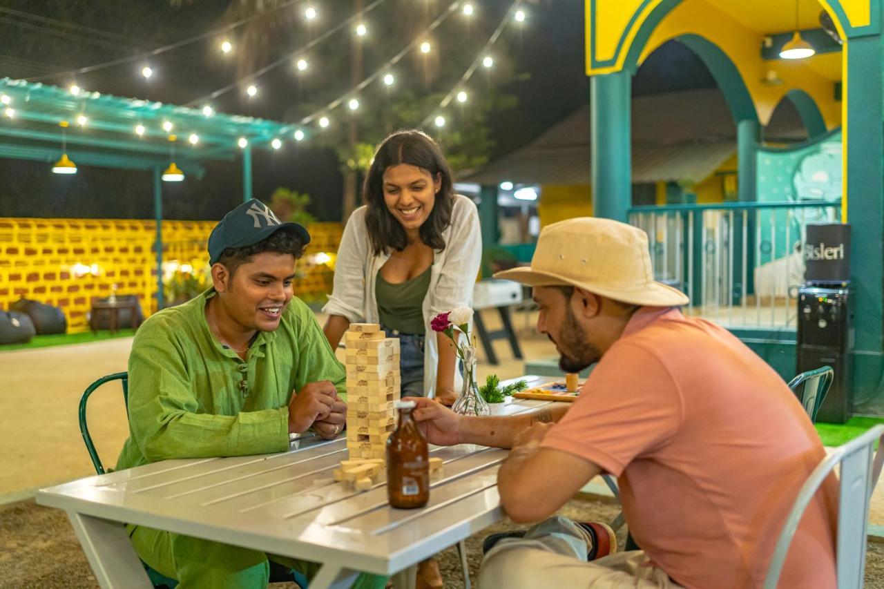 Whoopers Hostel Anjuna, Goa Eksteriør billede